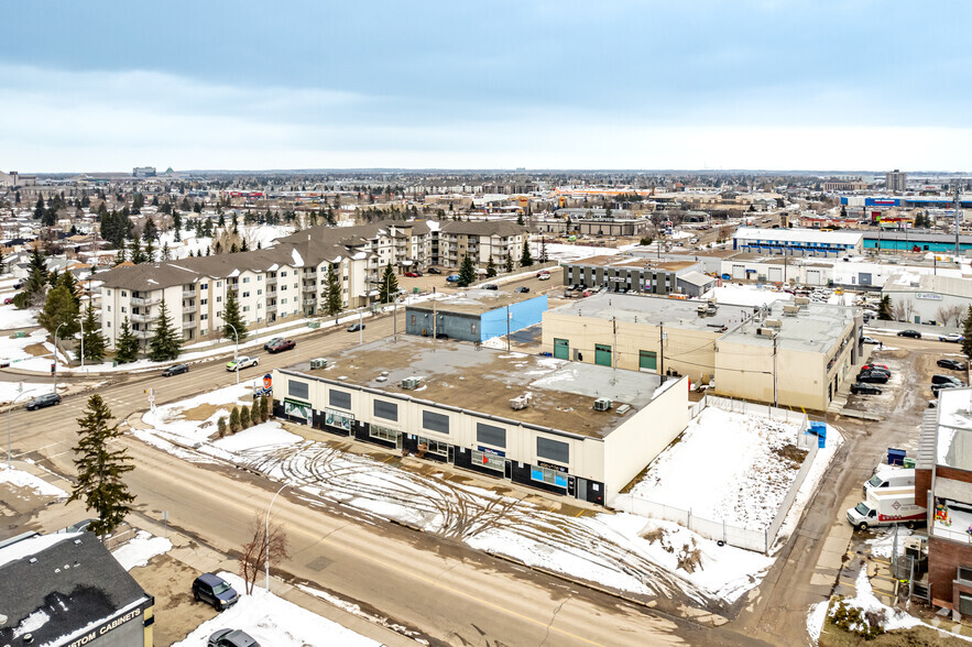 10008-10024 167 St NW, Edmonton, AB à vendre - Aérien – Image 3 sur 3
