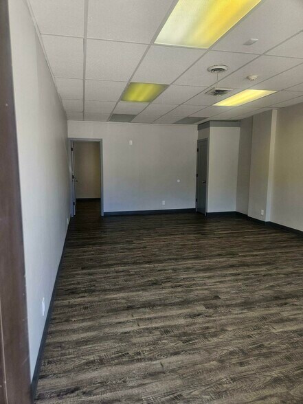 7002-7006 Maple St, Omaha, NE à louer - Photo intérieure – Image 3 sur 6