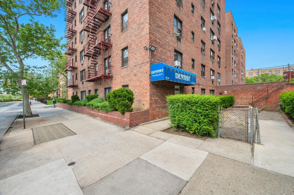 9904 57th Ave, Flushing, NY 11368 - Lot JLH - - Photo intérieure - Image 1 of 21