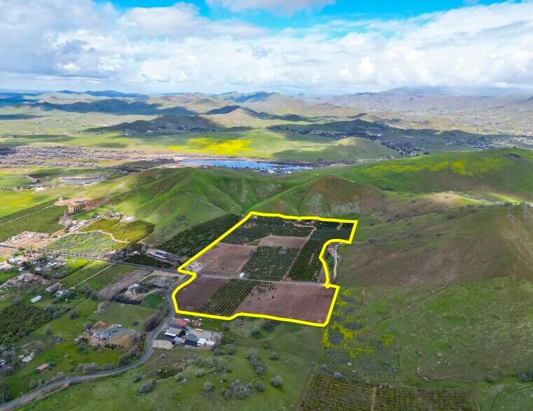 31200 Success Valley Dr, Porterville, CA à vendre - Photo principale – Image 1 sur 12
