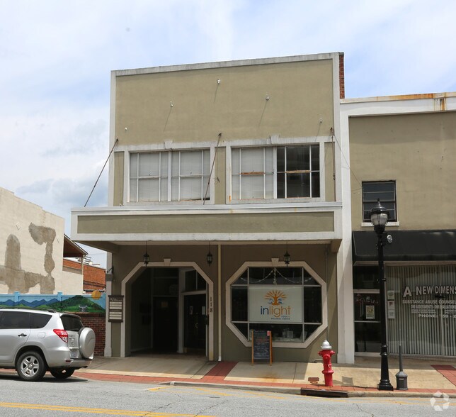 118 Main St, Lenoir, NC à louer - Photo principale – Image 1 sur 16
