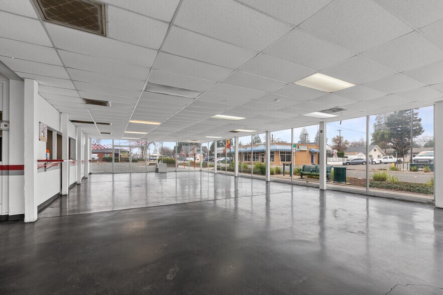 440 Riverside Ave, Roseville, CA à louer - Photo de l’immeuble – Image 3 sur 24