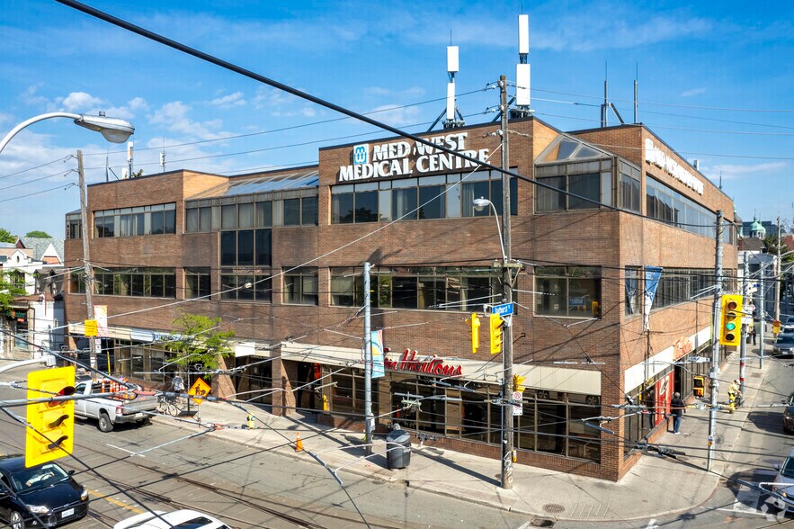 750 Dundas St W, Toronto, ON à louer - Photo principale – Image 1 sur 3