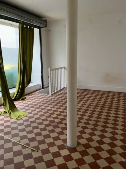 Local commercial dans Paris à louer - Photo de l’immeuble – Image 3 sur 8