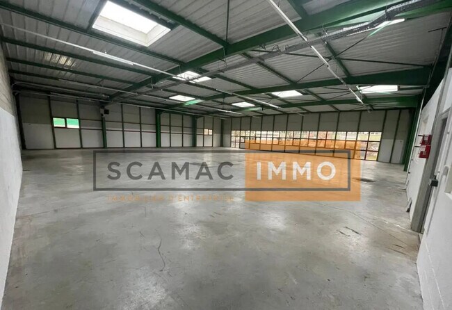 Plus de détails pour Bureau, Industriel/Logistique à louer