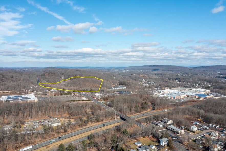 525 Kensington Ave, Meriden, CT à vendre - Aérien – Image 2 sur 11