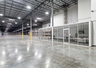 1300 E Barbours Cut Blvd, La Porte, TX à louer Photo intérieure– Image 2 sur 3