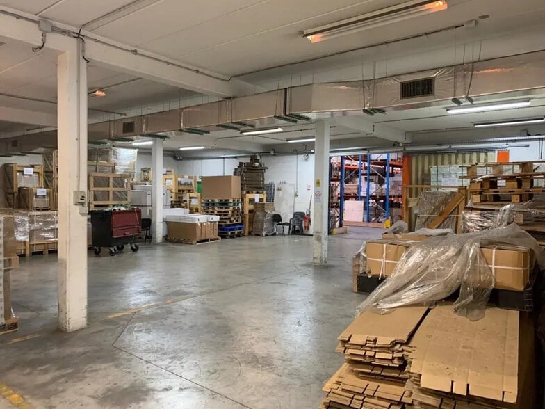 Local d'activités dans Mormant à vendre - Photo de l’immeuble – Image 2 sur 7