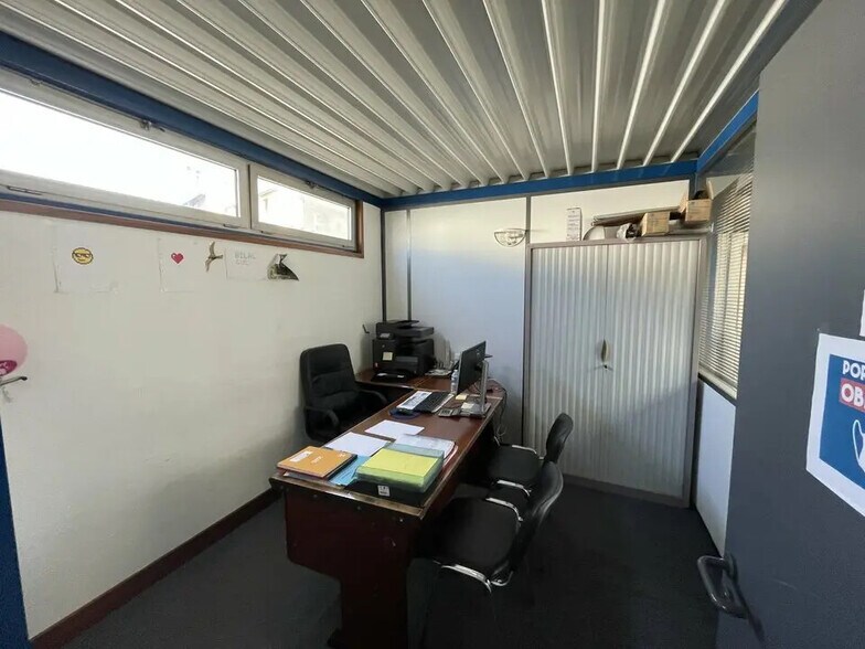 Local d’activités dans La Courneuve à louer - Photo de l’immeuble – Image 2 sur 9