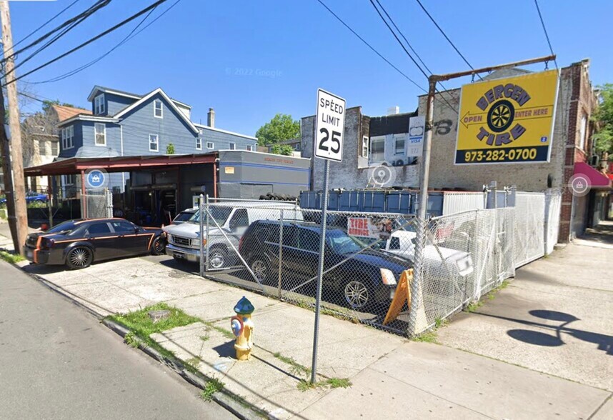 973 Bergen St, Newark, NJ à vendre - Photo principale – Image 1 sur 23