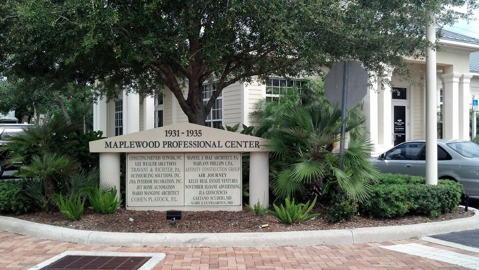 1931 Commerce Ln, Jupiter, FL à vendre - Photo de l’immeuble – Image 2 sur 7