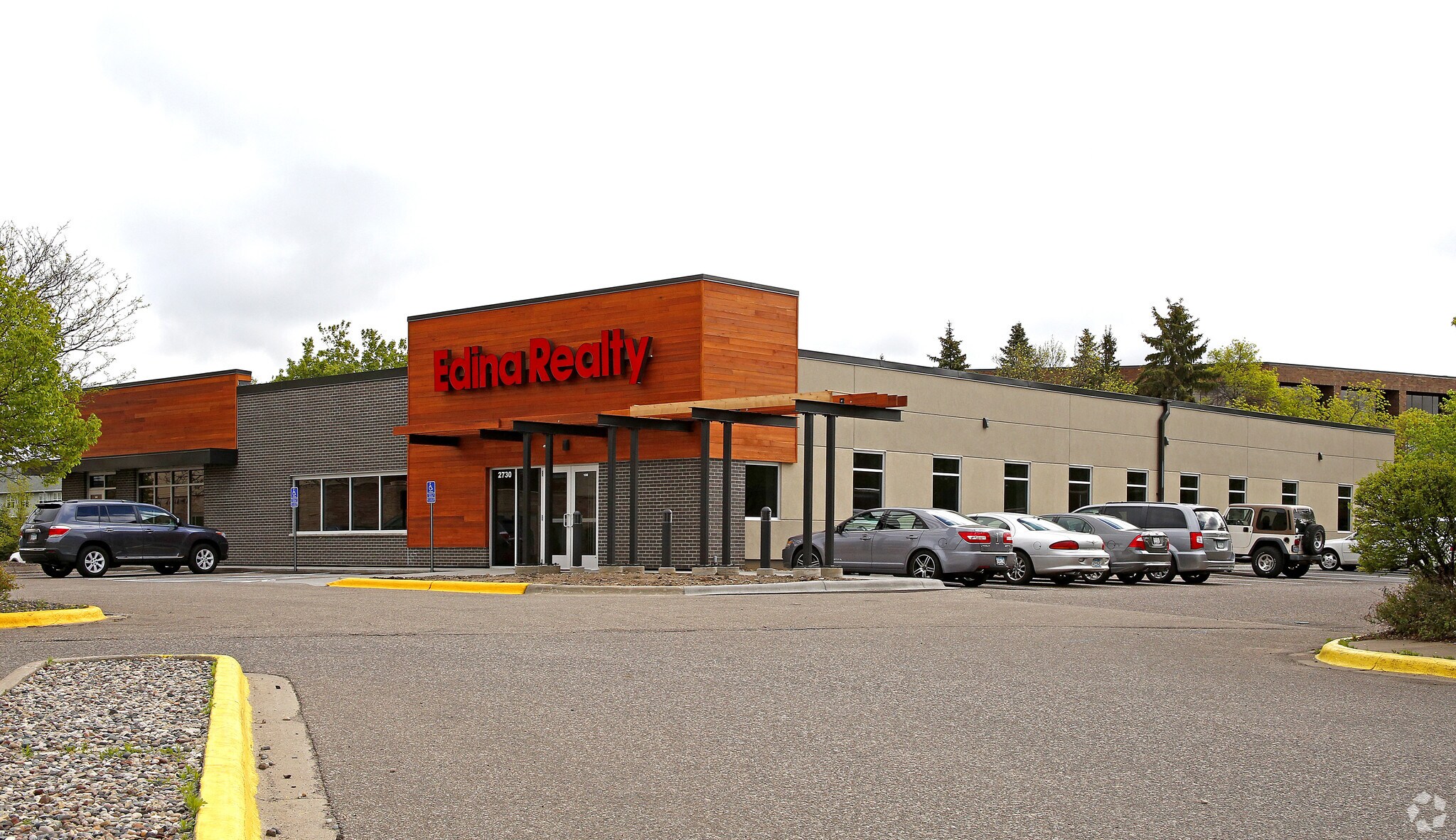 2730 Snelling Ave N, Roseville, MN à vendre Photo principale– Image 1 sur 5