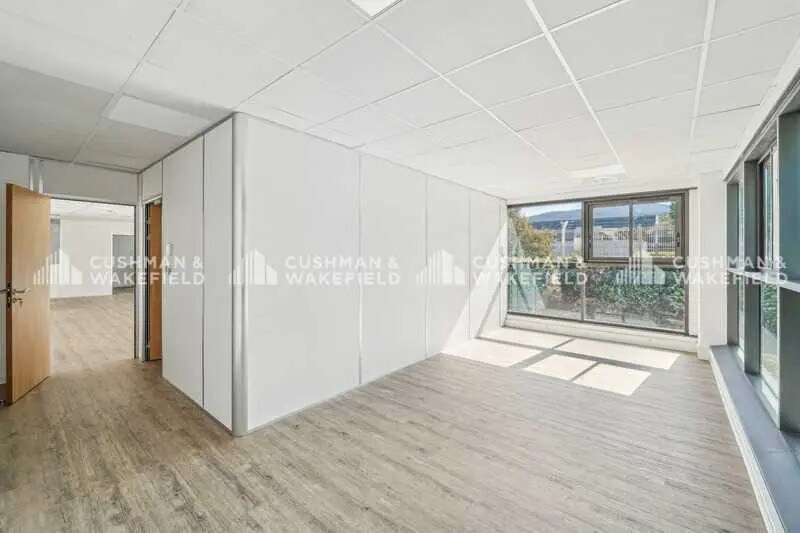399 Avenue Du Chateau De Jouques, Gémenos à louer - Photo de l’immeuble – Image 3 sur 14