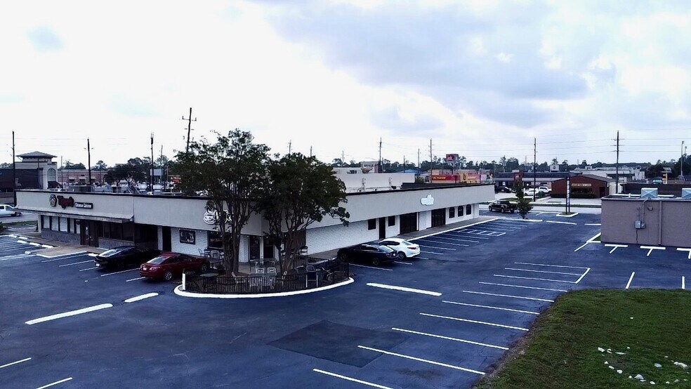 12331 Jones Rd, Houston, TX à vendre - Photo de l’immeuble – Image 3 sur 7