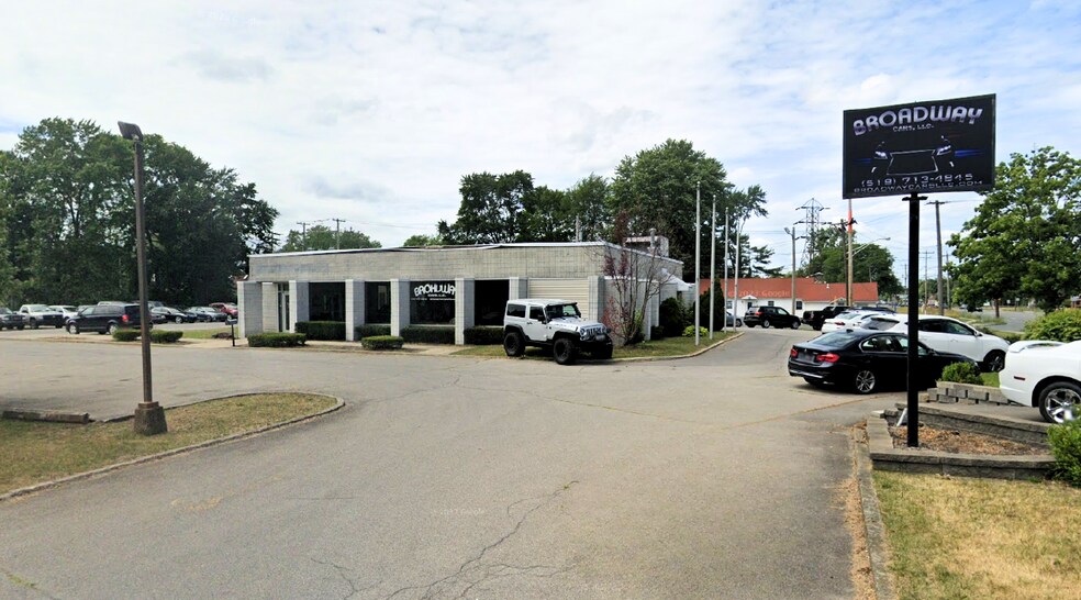 1972 Central Ave, Colonie, NY à vendre - Photo de l’immeuble – Image 1 sur 8