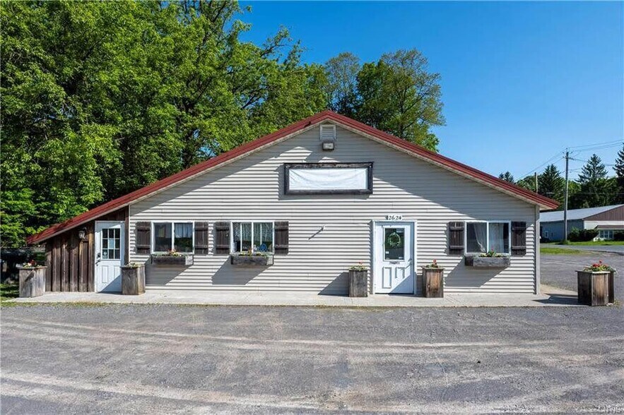 2624 County Route 2, Richland, NY à vendre - Photo de l’immeuble – Image 2 sur 18