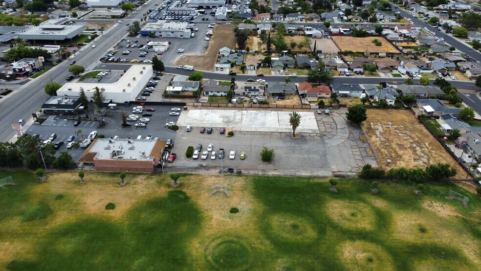 757-847 N Main St, Manteca, CA à louer - Photo de l’immeuble – Image 2 sur 7