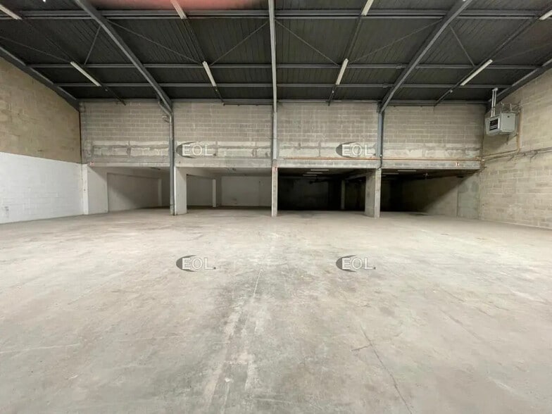 23 Avenue Louis De Broglie, Le Thillay à louer - Photo de l’immeuble – Image 3 sur 7