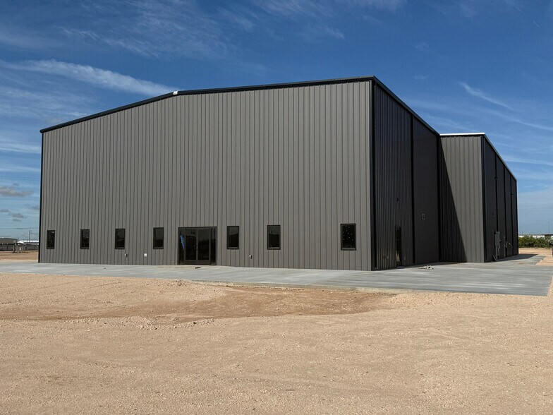 1602 S Midkiff Rd, Midland, TX à louer - Photo de l’immeuble – Image 3 sur 20