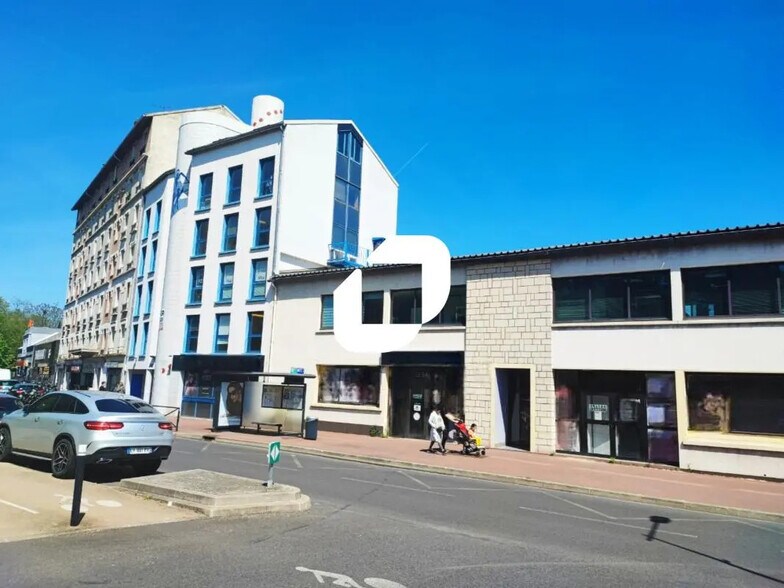 Bureau dans Joinville-le-Pont à louer - Photo de l’immeuble – Image 2 sur 8