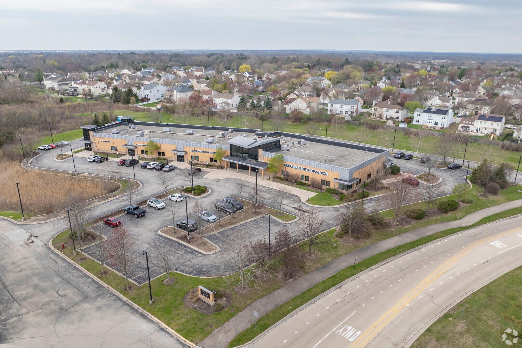 1110-1124 Schick Rd, Bartlett, IL à louer Photo de l’immeuble– Image 1 sur 28