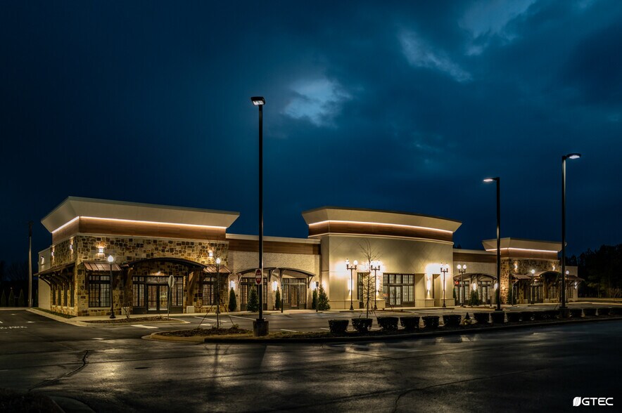 1612 Lindsay Ln S, Athens, AL à louer - Photo de l’immeuble – Image 2 sur 7