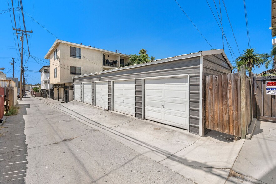 1424 Coronado Ave, Long Beach, CA à vendre - Photo de l’immeuble – Image 3 sur 17
