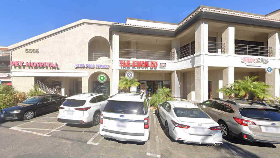 5555-5665 E Santa Ana Canyon Rd, Anaheim Hills, CA à louer - Photo de l’immeuble – Image 2 sur 5