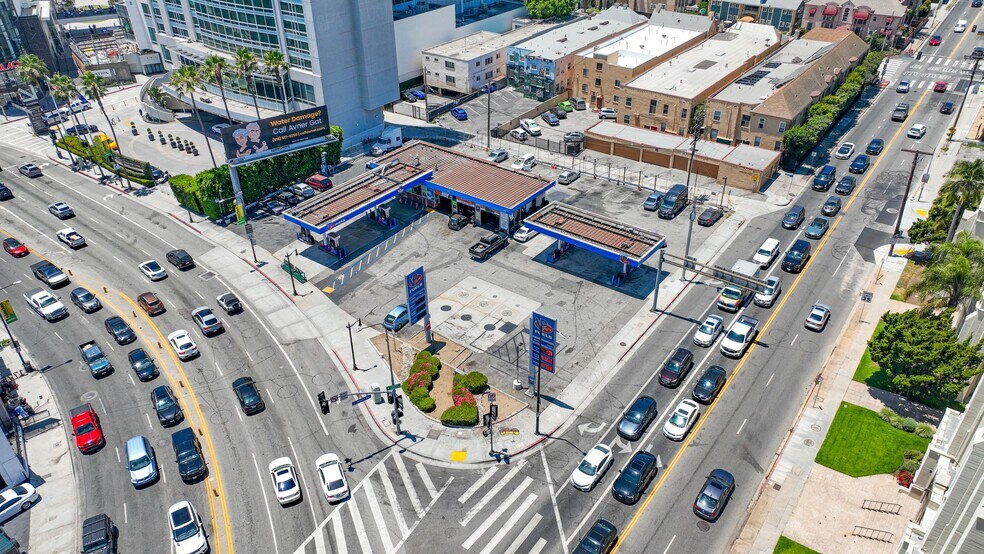 1787 N Highland Ave, Los Angeles, CA à vendre - Photo de l’immeuble – Image 2 sur 12