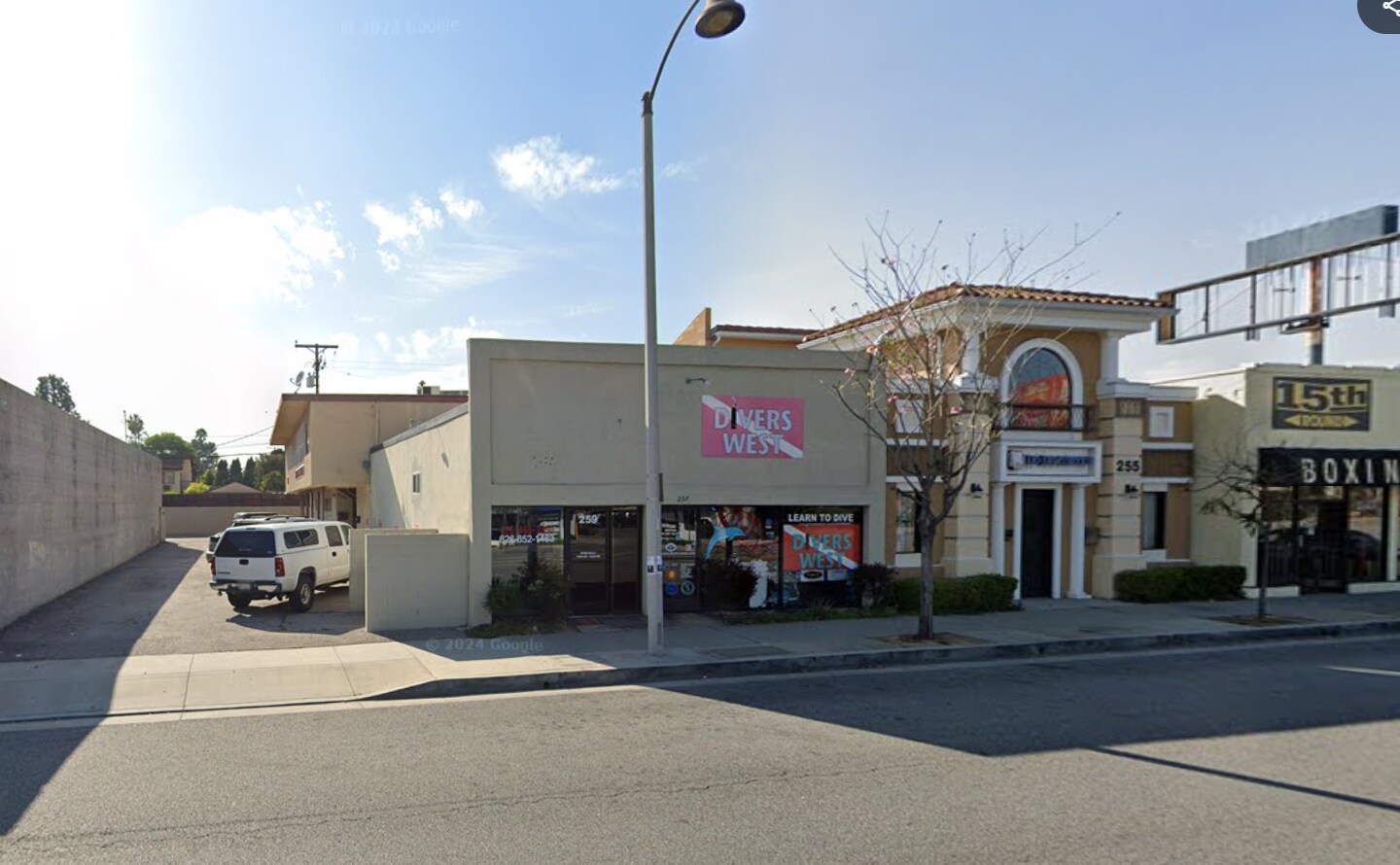 257-259 S Rosemead Blvd, Pasadena, CA à vendre Photo de l’immeuble– Image 1 sur 7