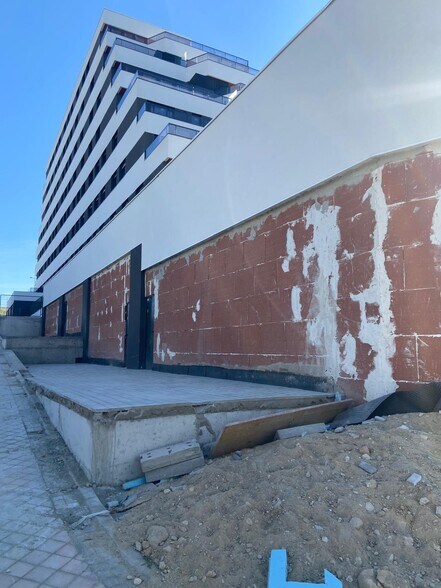 Calle Carmen Pinos, 29, Tres Cantos, Madrid à louer - Photo de l’immeuble – Image 1 sur 1