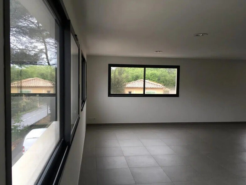 Bureau dans Mouans-Sartoux à vendre - Photo de l’immeuble – Image 2 sur 7