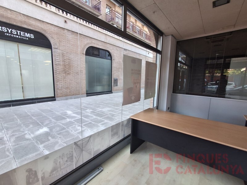 Carrer Castell de Perelada, 18, Girona, GER 17003 - Lot Pt 02 - - Photo intérieure - Image 1 of 13