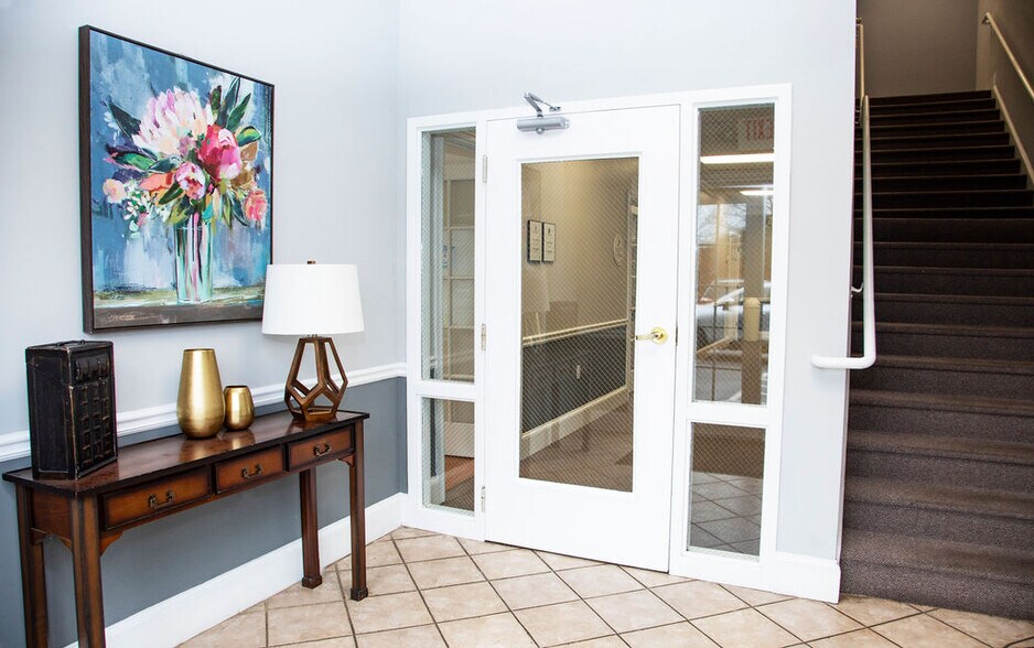 1290 Kennestone Circle portefeuille de 2 biens à vendre sur LoopNet.fr - Photo de l’immeuble – Image 2 sur 10