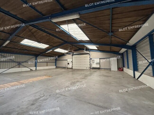 Plus de détails pour Bureau, Industriel/Logistique à louer