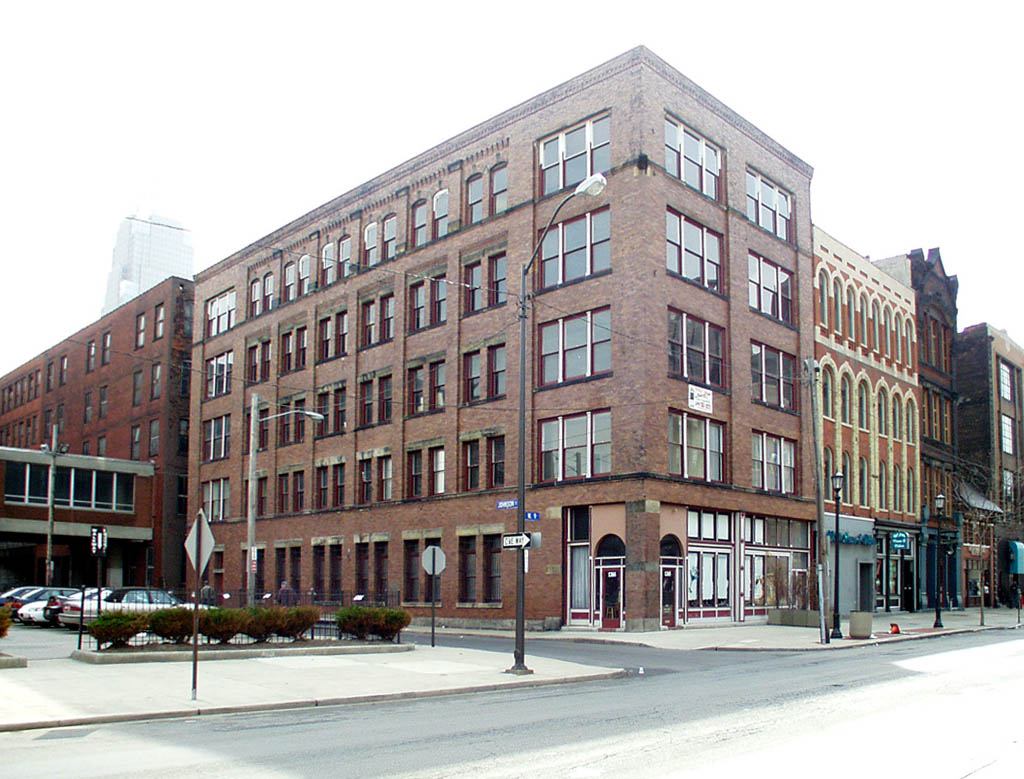 1265-1267 W 9th St, Cleveland, OH à louer Photo principale– Image 1 sur 3
