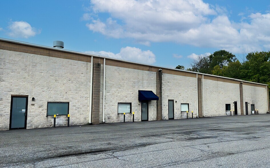 100 Naamans Rd, Claymont, DE à louer - Photo de l’immeuble – Image 1 sur 5