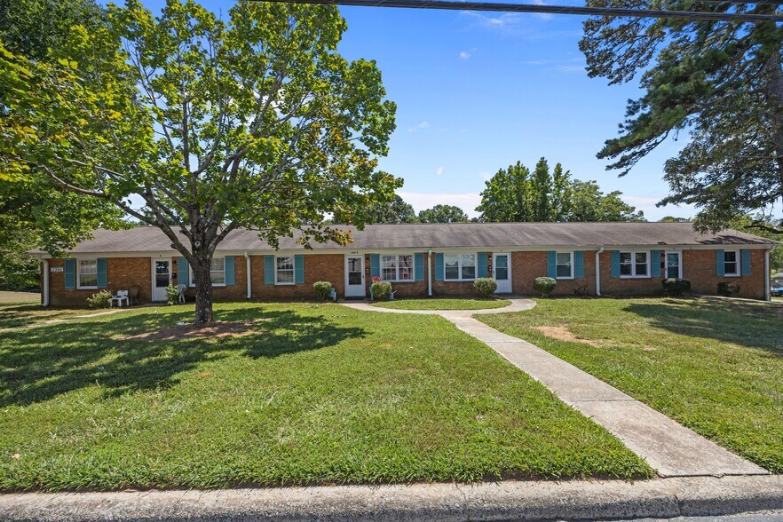 2501 Vanstory St, Greensboro, NC à vendre - Photo de l’immeuble – Image 2 sur 30
