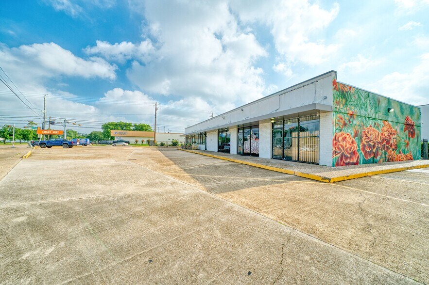 3350 E TC Jester Blvd, Houston, TX à louer - Photo de l’immeuble – Image 3 sur 4