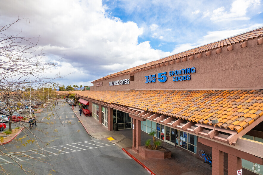 2702-2764 N Green Valley Pky, Henderson, NV à louer - Photo principale – Image 1 sur 4