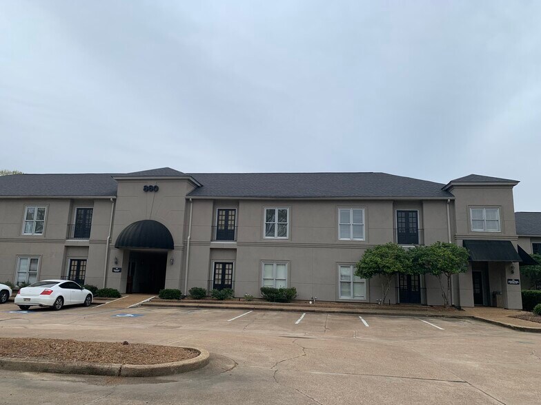 860 E River Pl, Jackson, MS à louer - Photo de l’immeuble – Image 3 sur 3