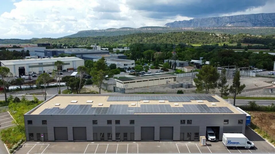 Industriel/Logistique dans Rousset à louer Photo de l’immeuble– Image 1 sur 2