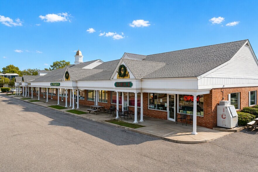 46520 County Road 48, Southold, NY à louer - Photo de l’immeuble – Image 1 sur 6