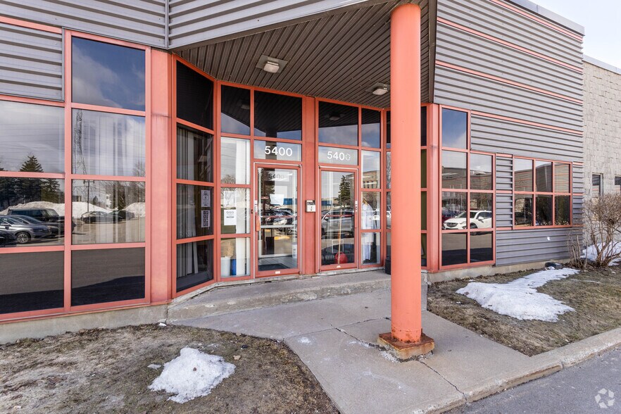 5400-5490 Boul Thimens, Saint-Laurent, QC à louer - Photo de l’immeuble – Image 3 sur 14