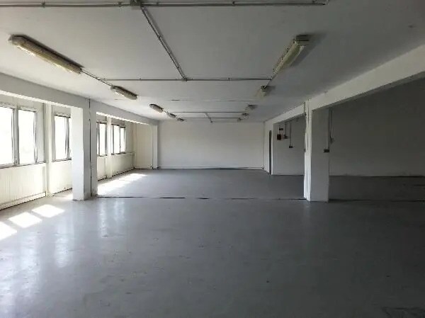 189 Rue D'Aubervilliers, Paris à louer - Photo de l’immeuble – Image 1 sur 4
