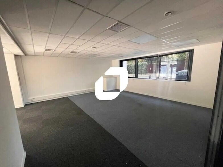 Bureau dans Paris à louer - Photo de l’immeuble – Image 2 sur 12