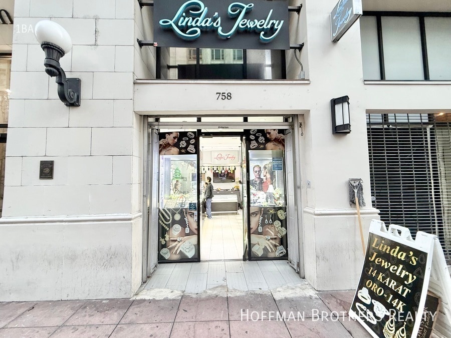 750 S Broadway, Los Angeles, CA à louer Photo intérieure– Image 1 sur 6