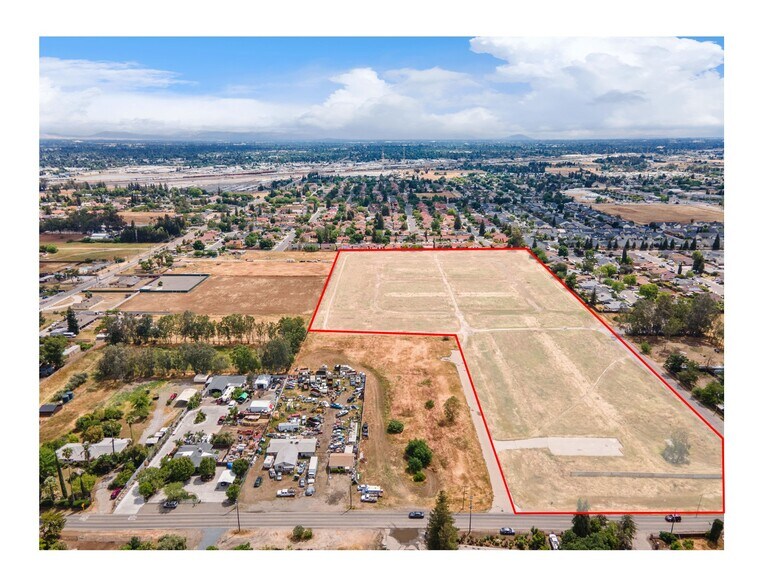 3276 N Blythe Ave, Fresno, CA à vendre - Photo de l’immeuble – Image 2 sur 4