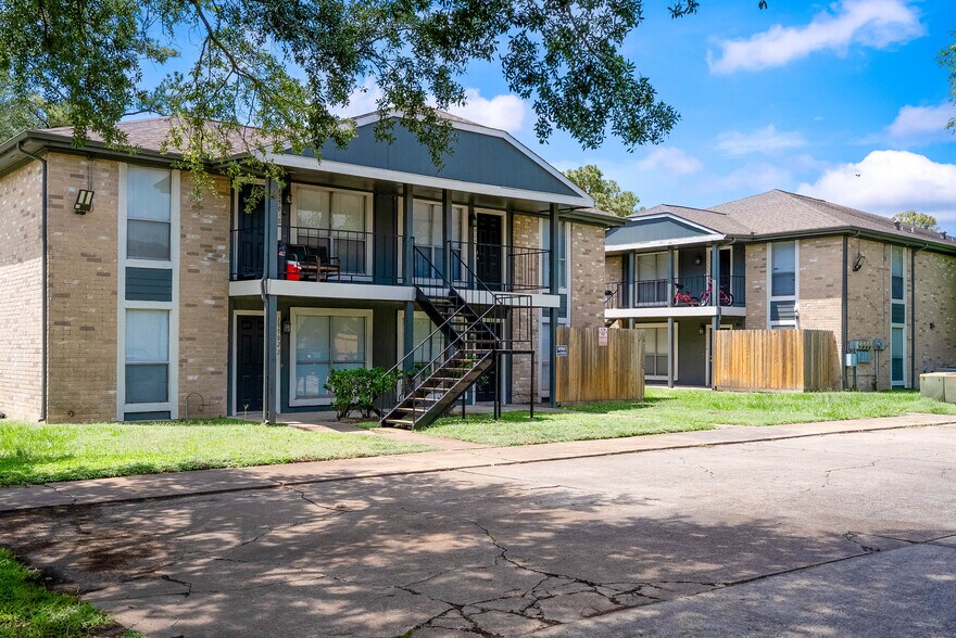 1947 Greenbriar Colony Dr, Houston, TX à vendre - Photo de l’immeuble – Image 2 sur 24