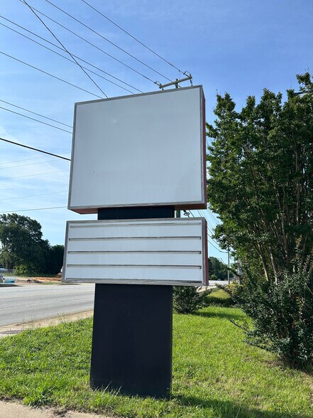 296 E Blackstock Rd, Spartanburg, SC à vendre - Photo de l’immeuble – Image 3 sur 7